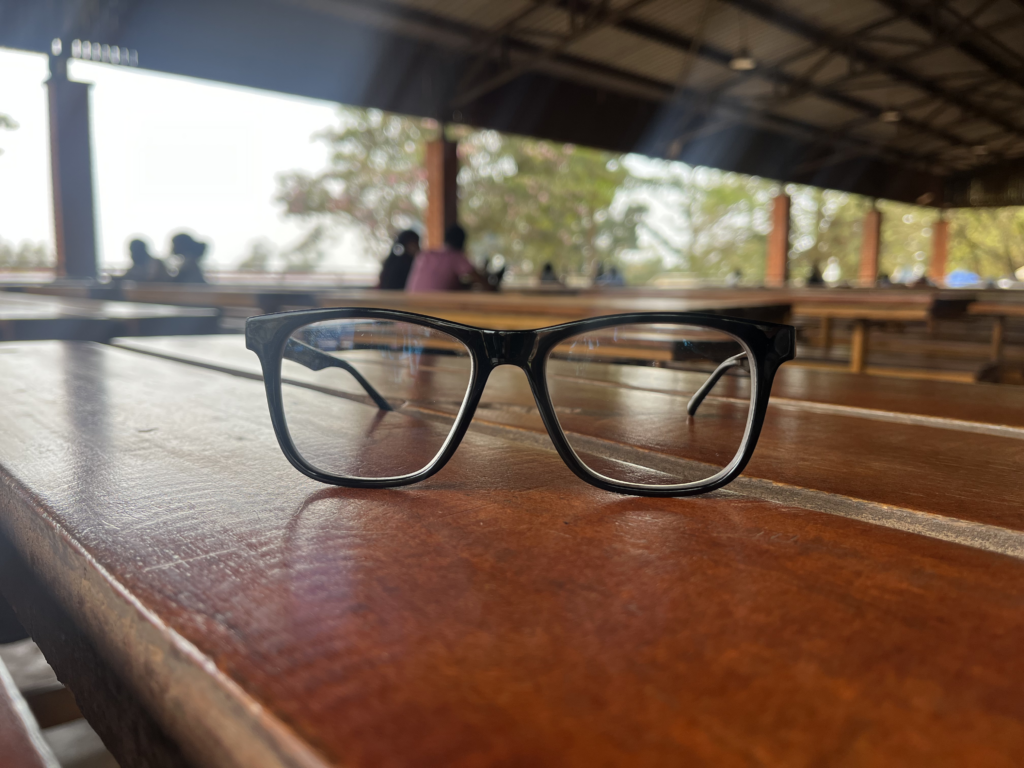 Glasses: medical solution or fashion?